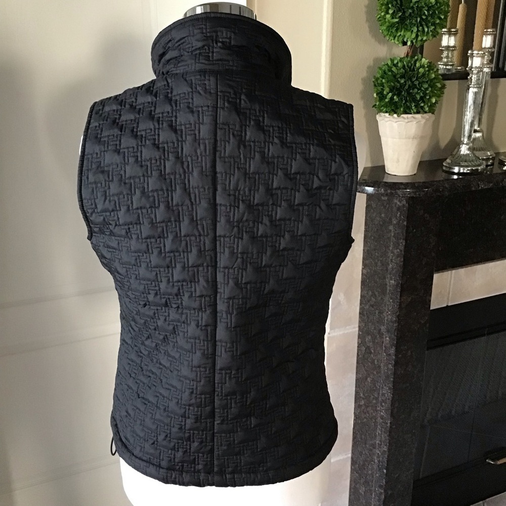 Vintage Tommy Hilfiger Quilted Vest Jacket MEDIUM Black Nylon Sleeveless TH Logo - Picture 3 of 16